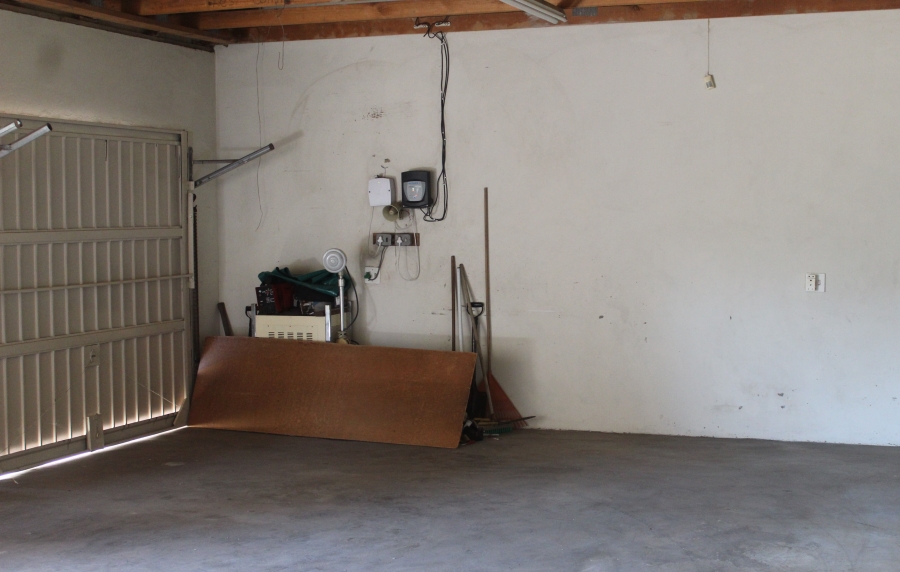 2 Bedroom Property for Sale in Glen Austin Gauteng