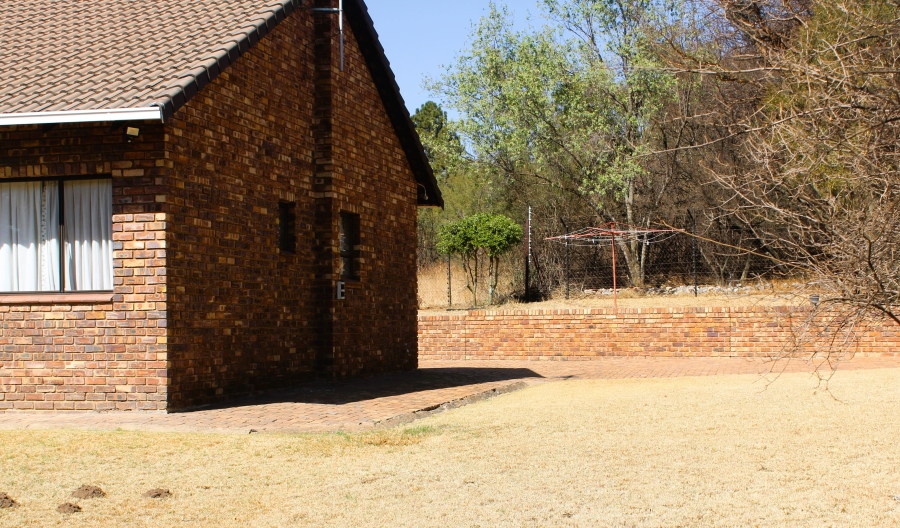 2 Bedroom Property for Sale in Glen Austin Gauteng