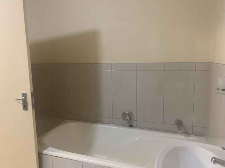 2 Bedroom Property for Sale in Halfway Gardens Gauteng