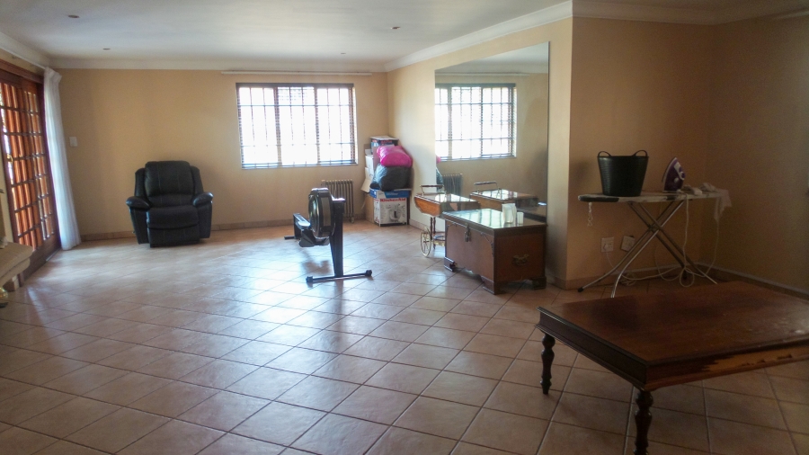 To Let 4 Bedroom Property for Rent in Sterrewag Gauteng