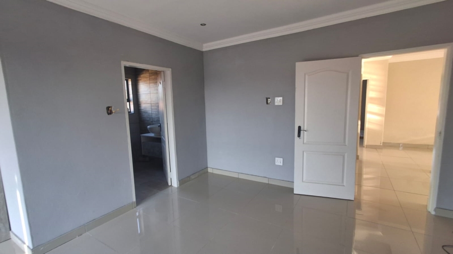 To Let 5 Bedroom Property for Rent in Willow Park Manor Gauteng