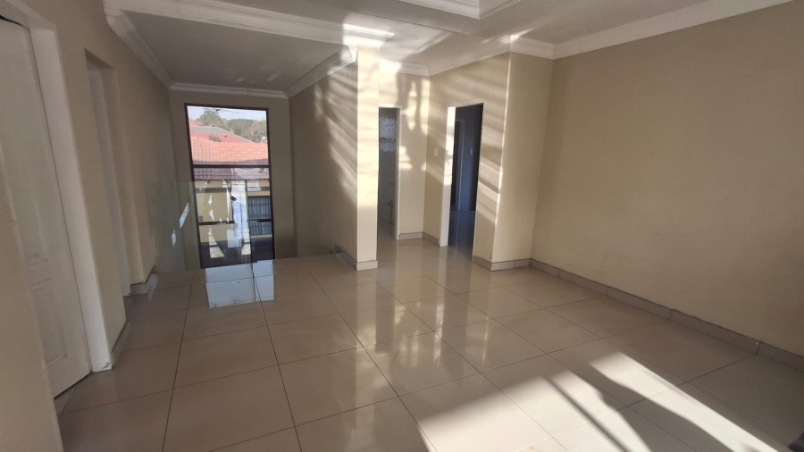 To Let 5 Bedroom Property for Rent in Willow Park Manor Gauteng