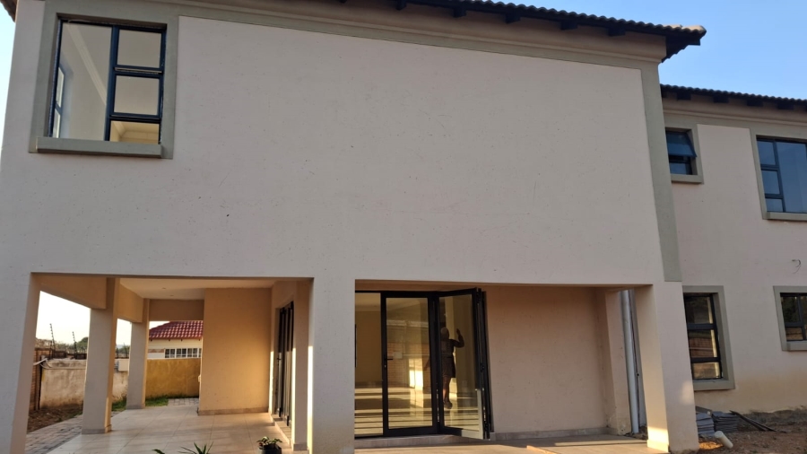 To Let 5 Bedroom Property for Rent in Willow Park Manor Gauteng