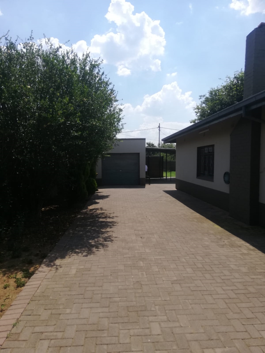 3 Bedroom Property for Sale in Three Rivers Gauteng