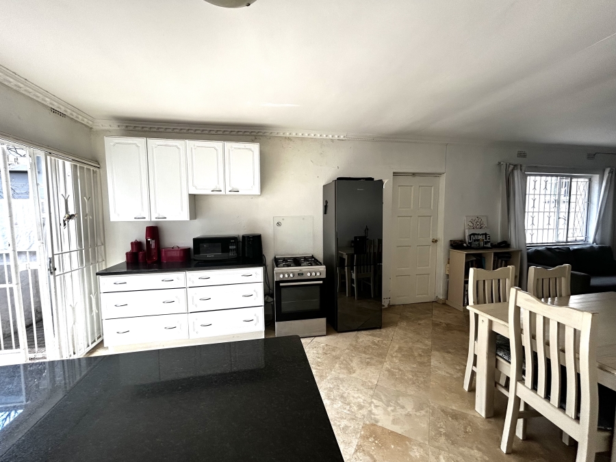 3 Bedroom Property for Sale in Oaklands Gauteng