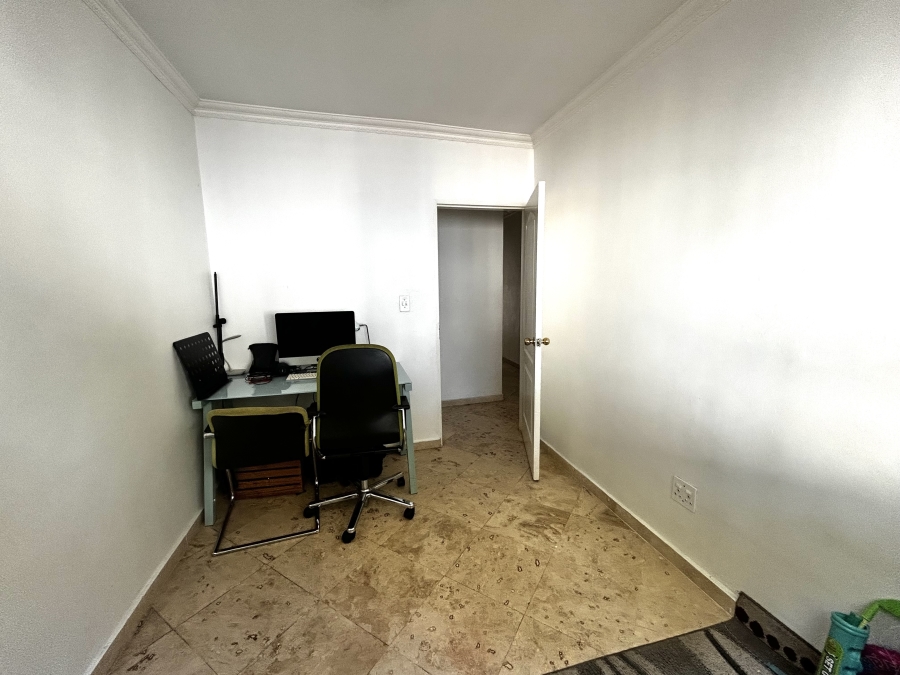 3 Bedroom Property for Sale in Oaklands Gauteng