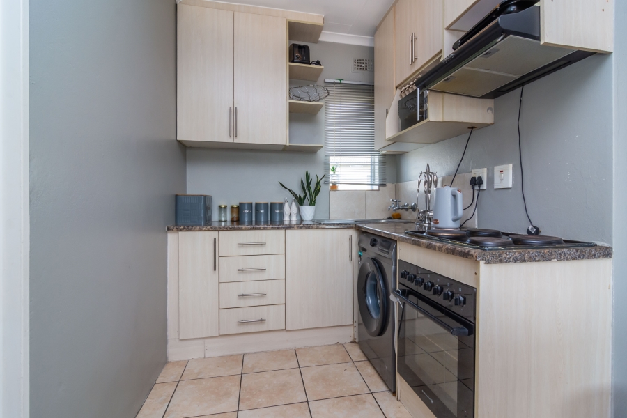 2 Bedroom Property for Sale in Fleurhof Gauteng