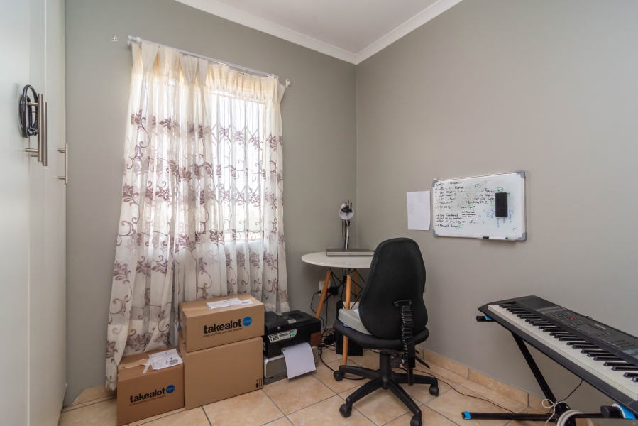 2 Bedroom Property for Sale in Fleurhof Gauteng