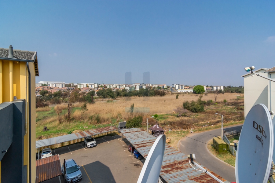 2 Bedroom Property for Sale in Fleurhof Gauteng