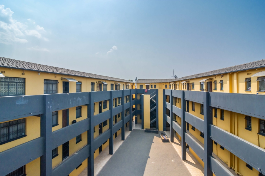 2 Bedroom Property for Sale in Fleurhof Gauteng