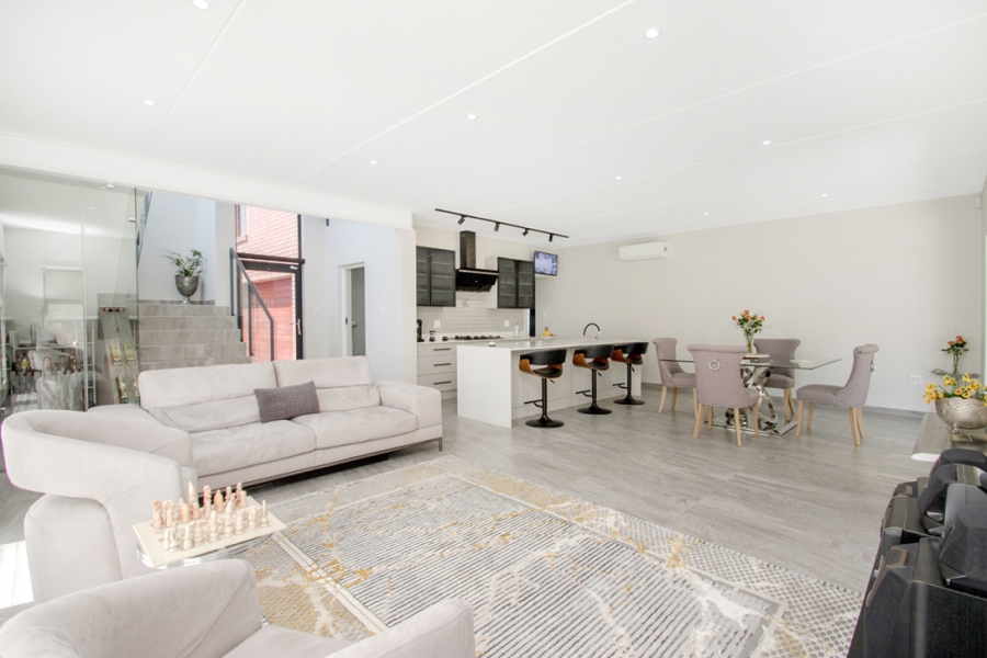 5 Bedroom Property for Sale in Carlswald Gauteng