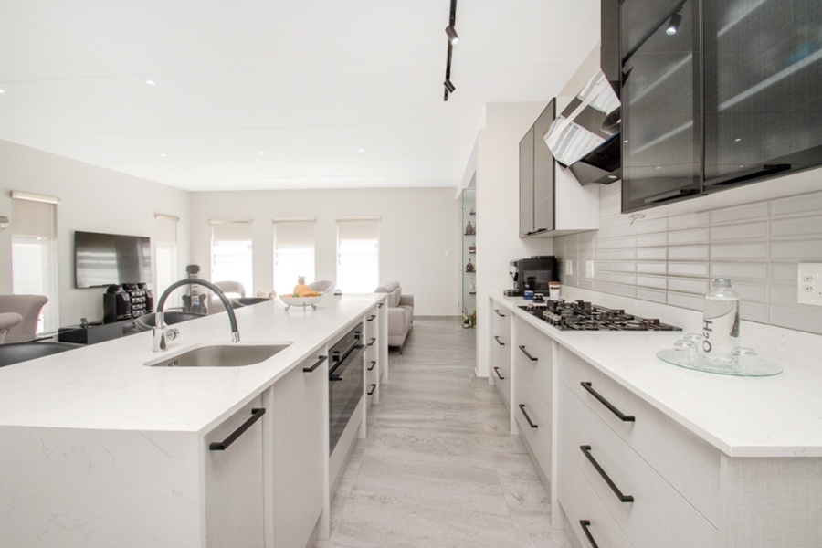 5 Bedroom Property for Sale in Carlswald Gauteng