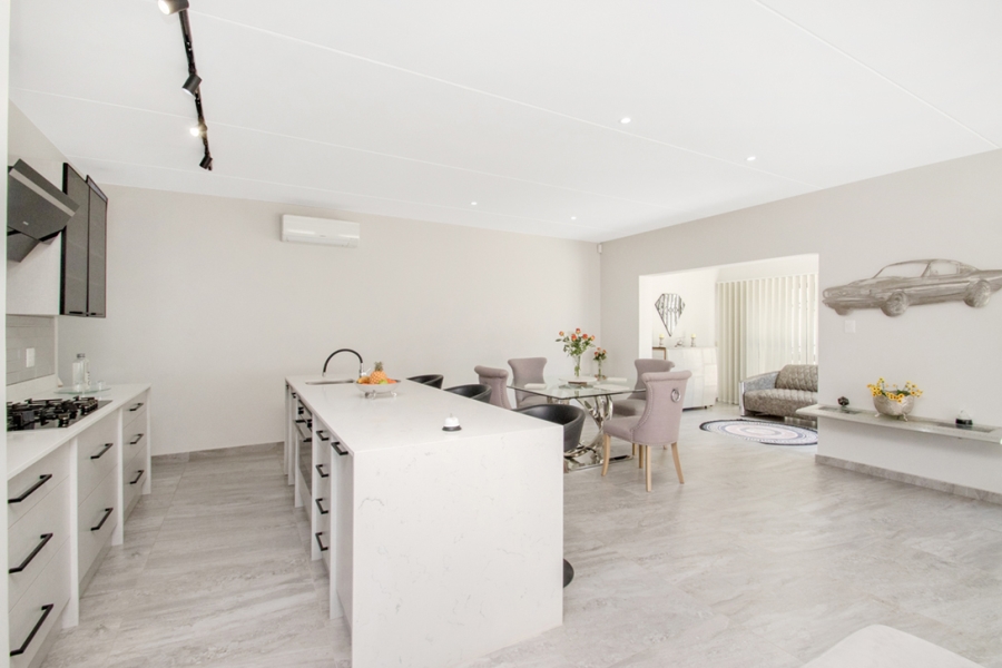 5 Bedroom Property for Sale in Carlswald Gauteng