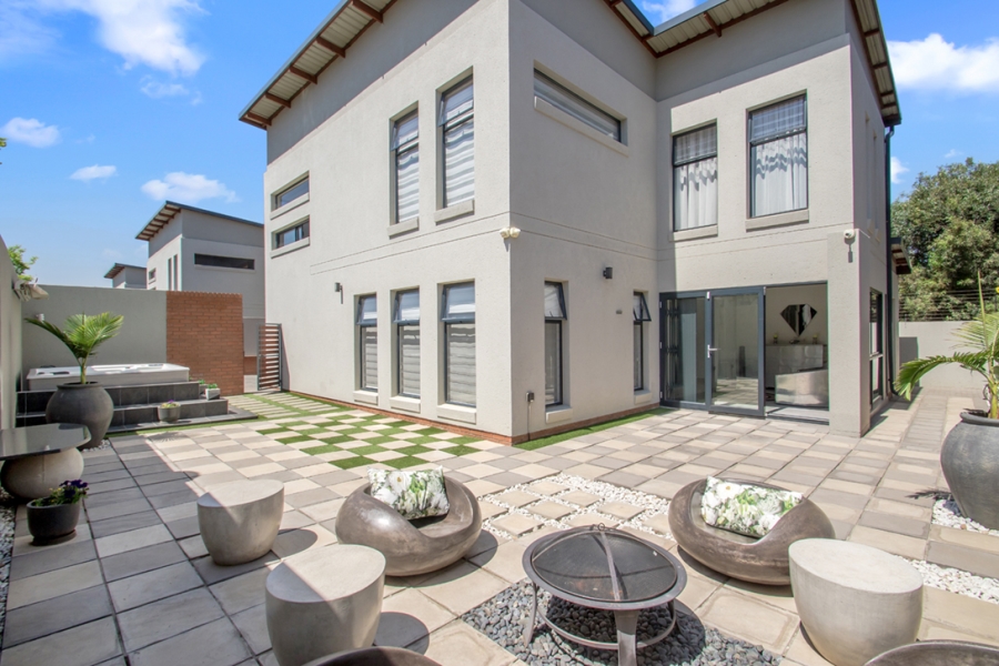 5 Bedroom Property for Sale in Carlswald Gauteng