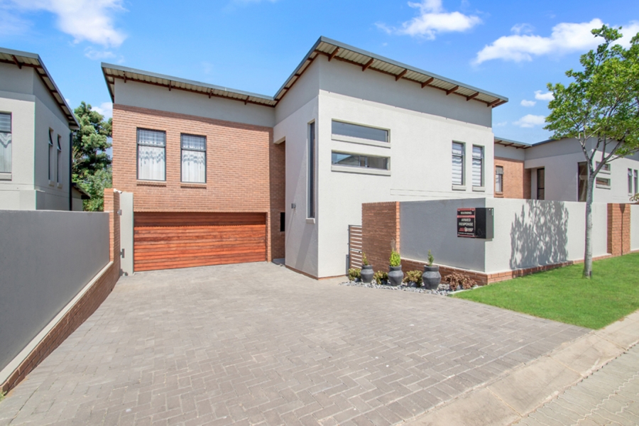 5 Bedroom Property for Sale in Carlswald Gauteng