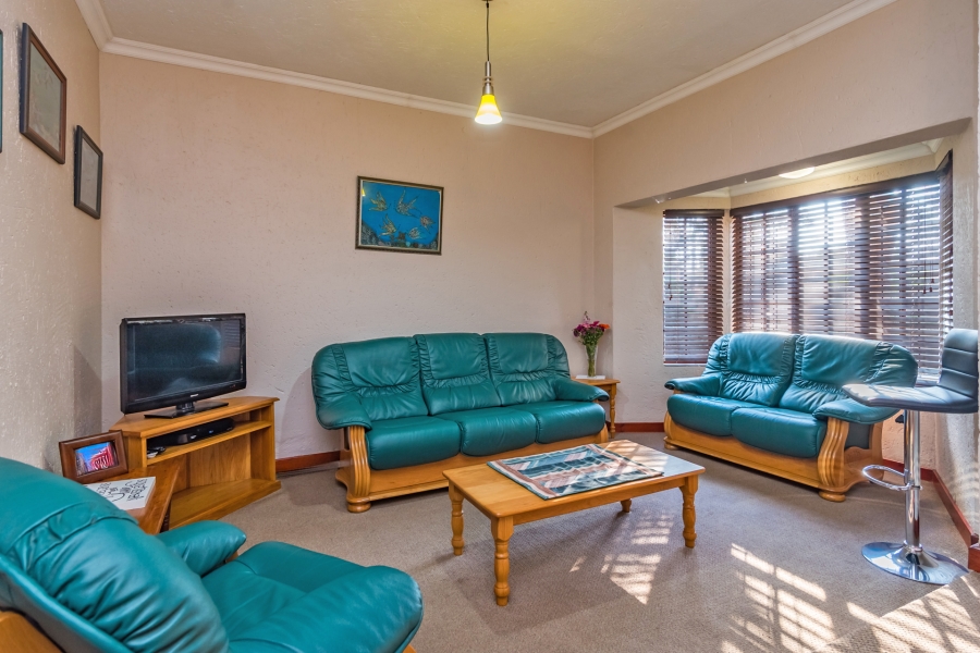 4 Bedroom Property for Sale in Helderkruin Gauteng