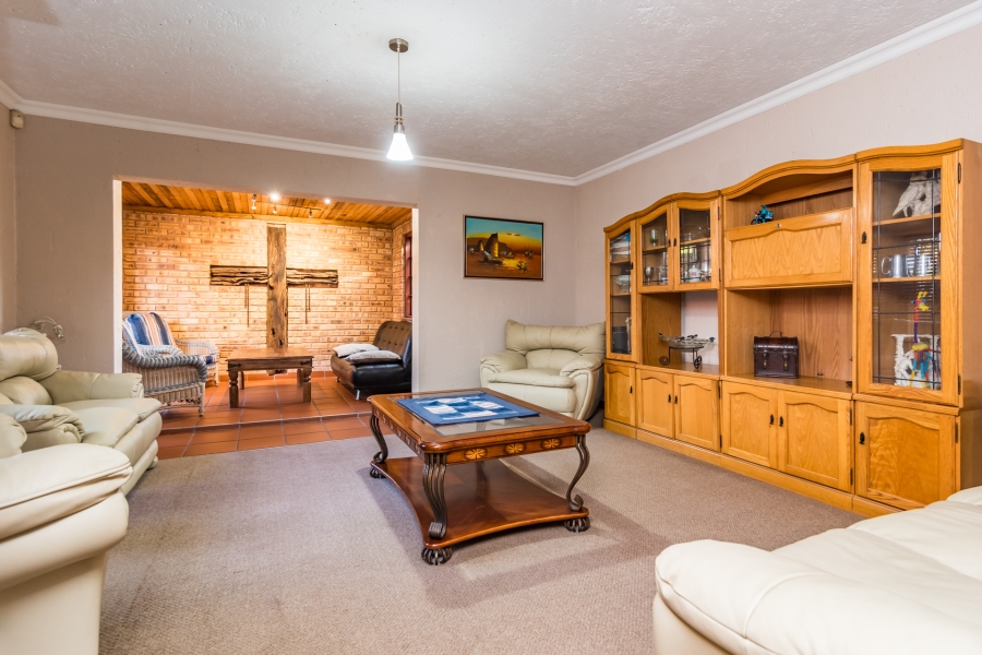 4 Bedroom Property for Sale in Helderkruin Gauteng