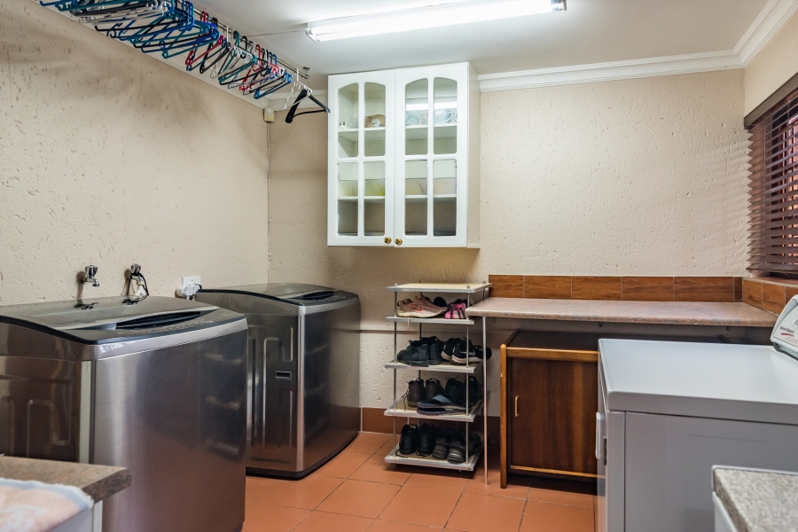 4 Bedroom Property for Sale in Helderkruin Gauteng