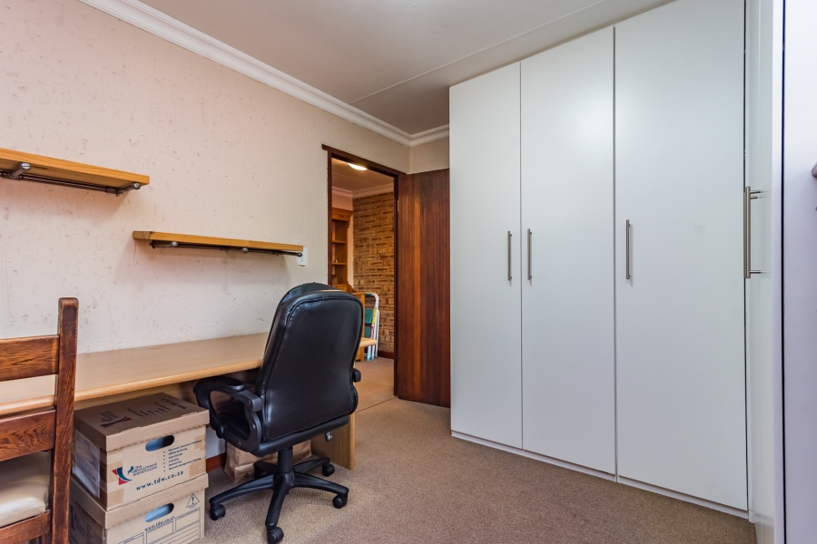 4 Bedroom Property for Sale in Helderkruin Gauteng