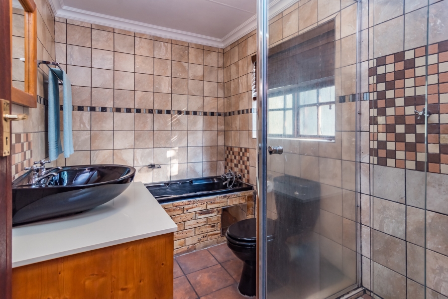 4 Bedroom Property for Sale in Helderkruin Gauteng
