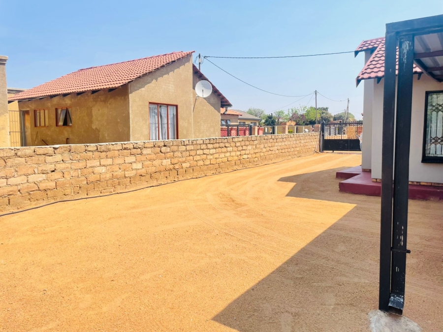 3 Bedroom Property for Sale in Soshanguve HH Gauteng