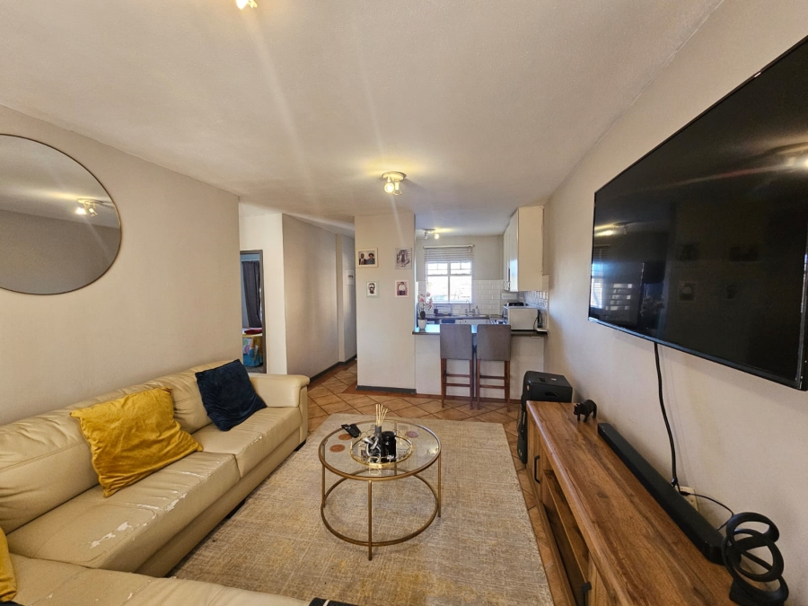 2 Bedroom Property for Sale in Die Hoewes Gauteng