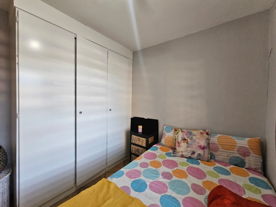 2 Bedroom Property for Sale in Die Hoewes Gauteng