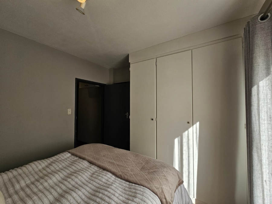 2 Bedroom Property for Sale in Die Hoewes Gauteng