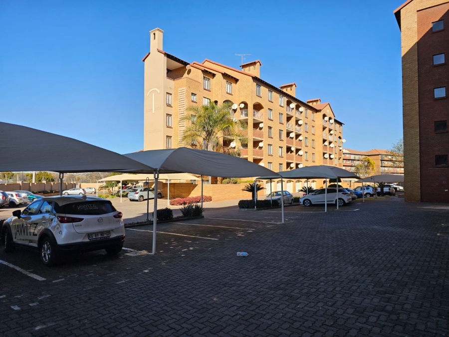 2 Bedroom Property for Sale in Die Hoewes Gauteng