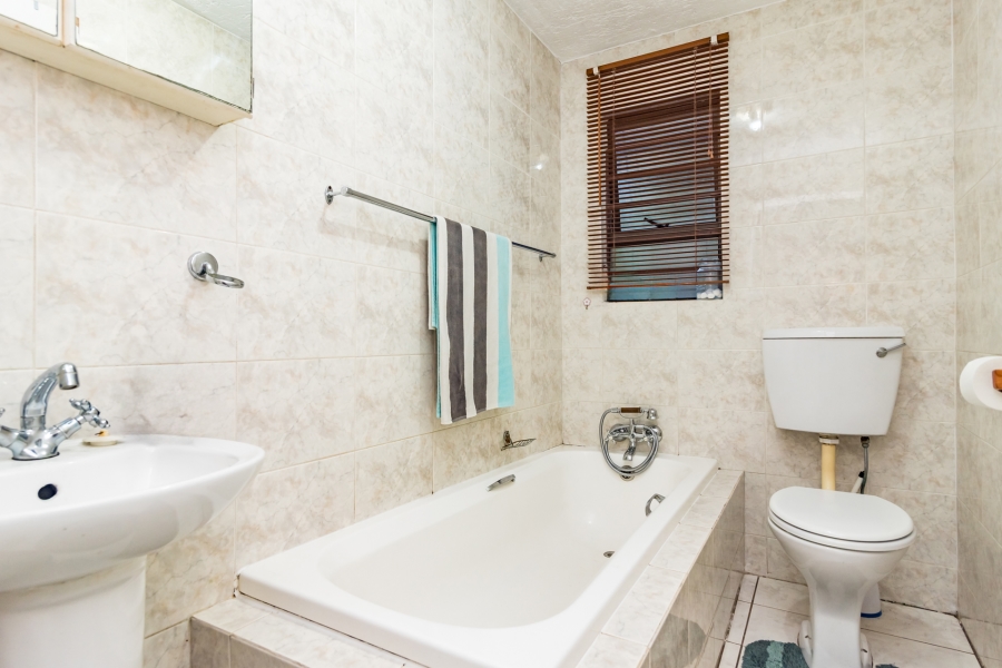 3 Bedroom Property for Sale in Allens Nek Gauteng