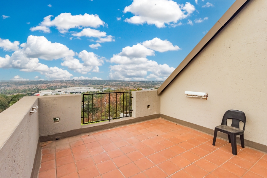 3 Bedroom Property for Sale in Allens Nek Gauteng