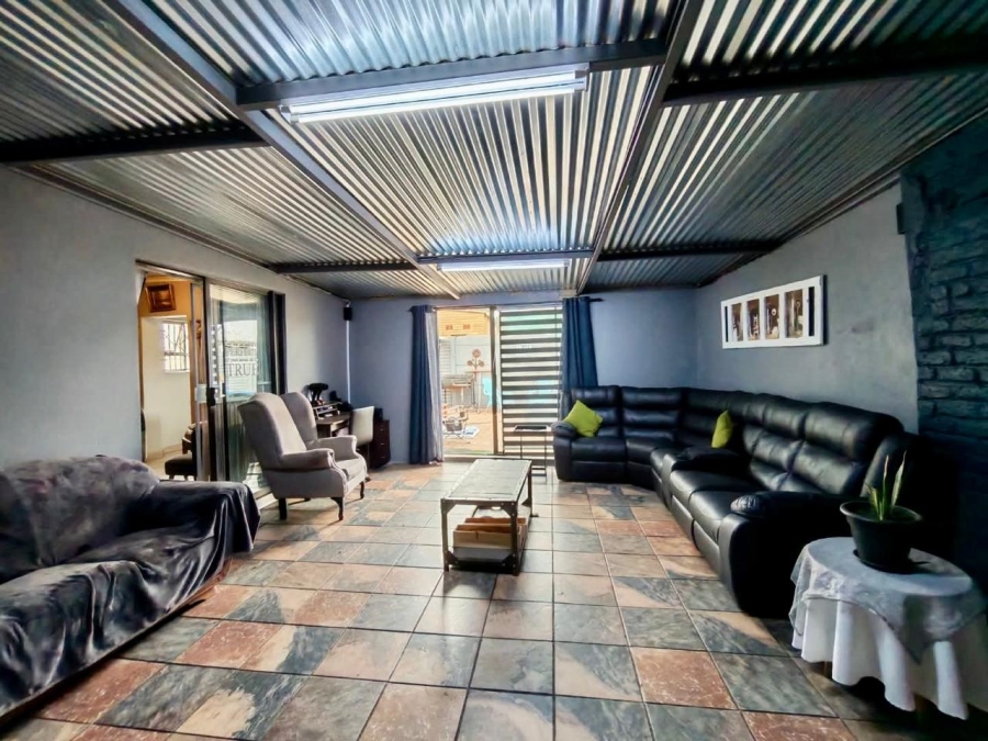 4 Bedroom Property for Sale in Vanderbijlpark Cw 6 Gauteng