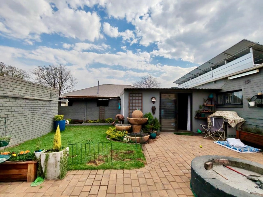 4 Bedroom Property for Sale in Vanderbijlpark Cw 6 Gauteng