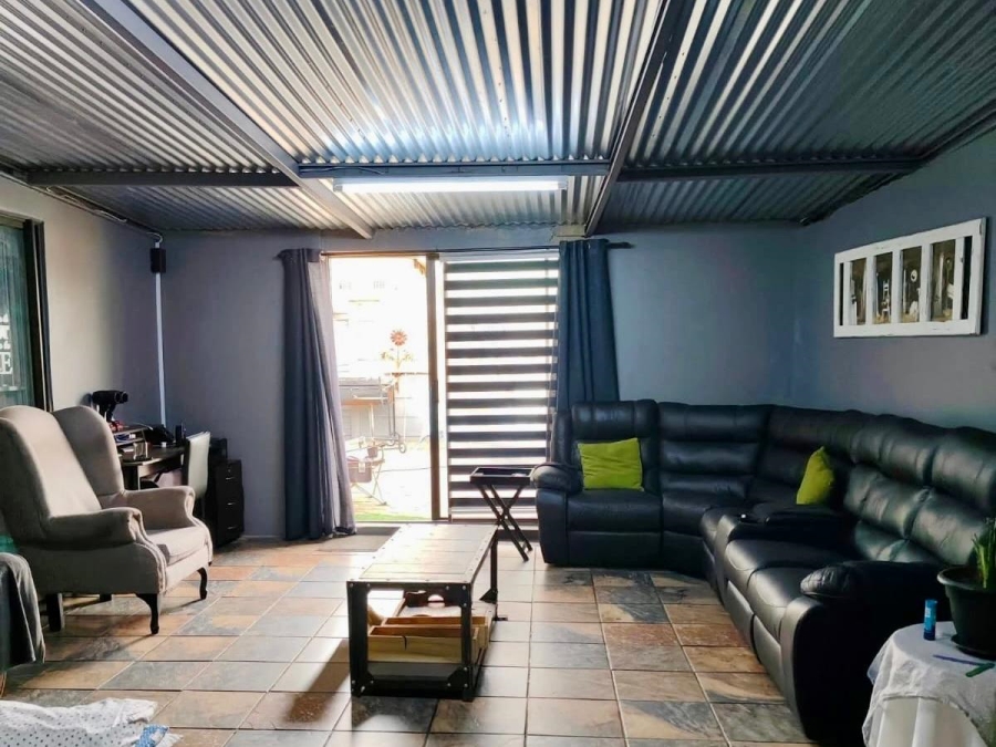 4 Bedroom Property for Sale in Vanderbijlpark Cw 6 Gauteng