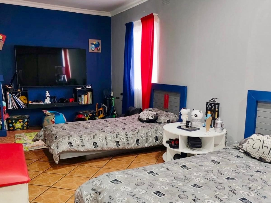 4 Bedroom Property for Sale in Vanderbijlpark Cw 6 Gauteng