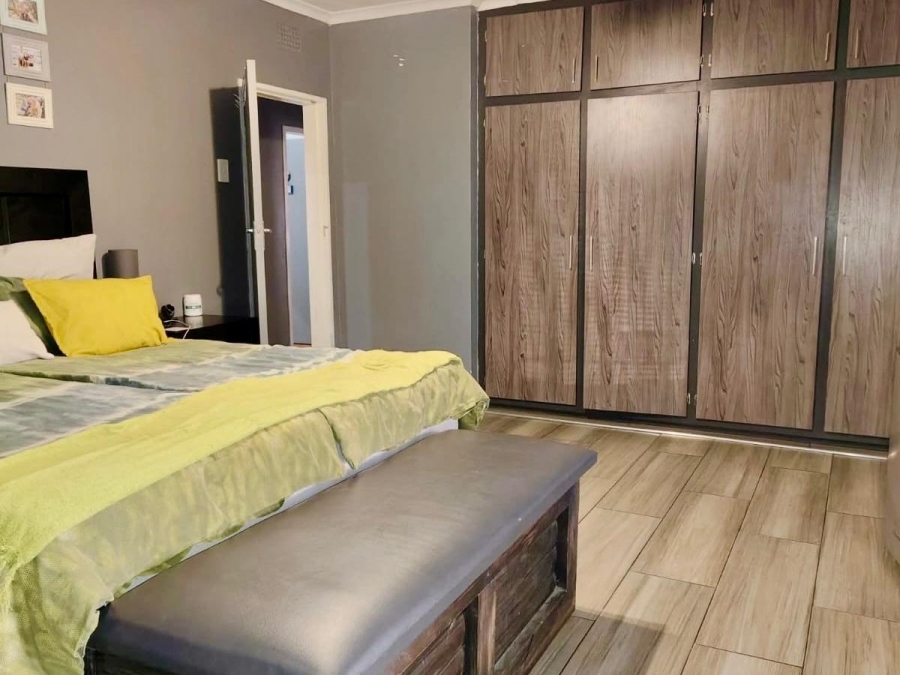 4 Bedroom Property for Sale in Vanderbijlpark Cw 6 Gauteng