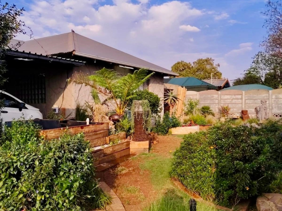 4 Bedroom Property for Sale in Vanderbijlpark Cw 6 Gauteng