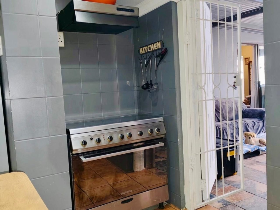 4 Bedroom Property for Sale in Vanderbijlpark Cw 6 Gauteng