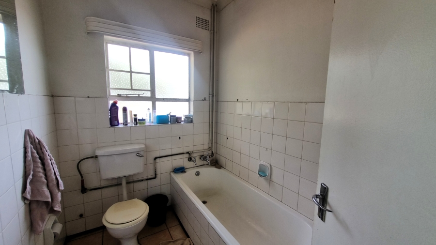 2 Bedroom Property for Sale in Parkhill Gardens Gauteng