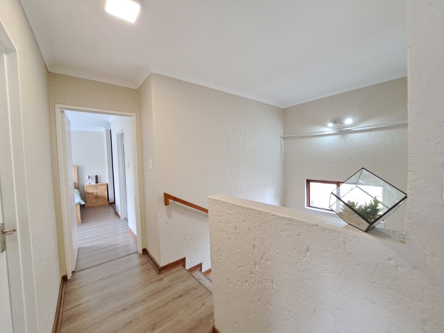 To Let 3 Bedroom Property for Rent in Morningside Manor Gauteng