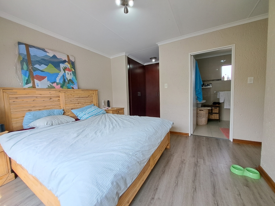 To Let 3 Bedroom Property for Rent in Morningside Manor Gauteng
