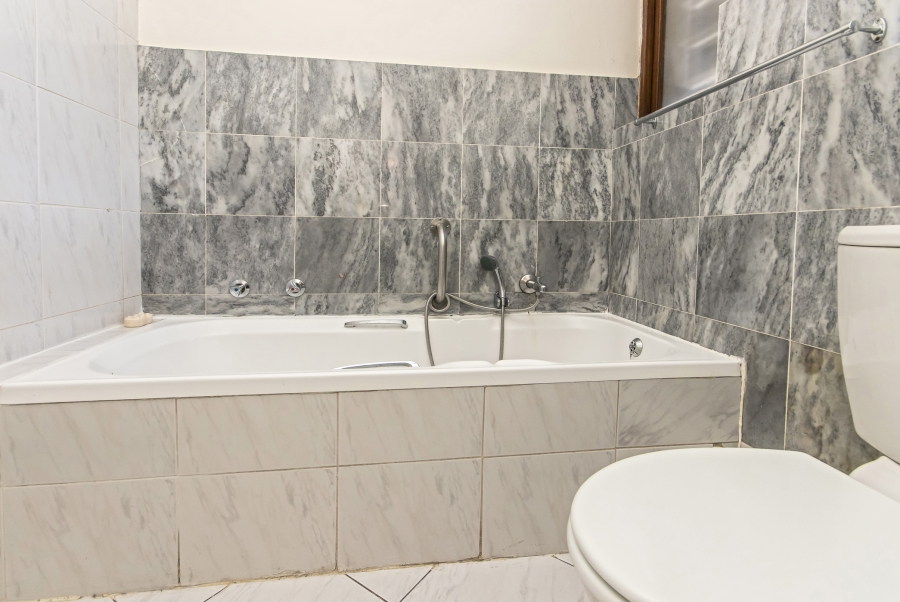 3 Bedroom Property for Sale in Victory Park Gauteng