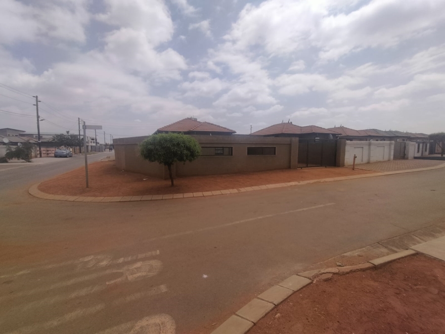 3 Bedroom Property for Sale in Protea Glen Gauteng