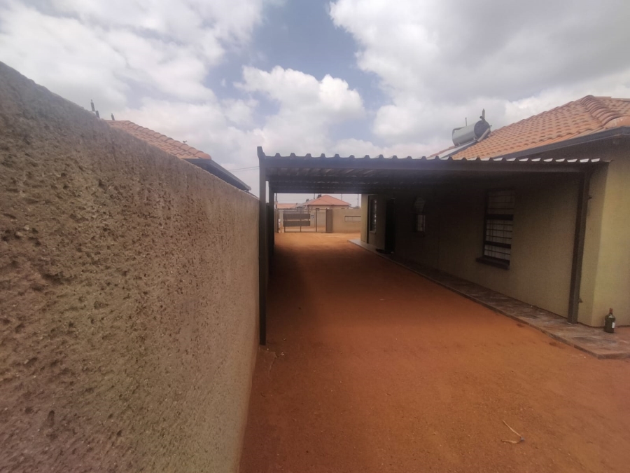3 Bedroom Property for Sale in Protea Glen Gauteng