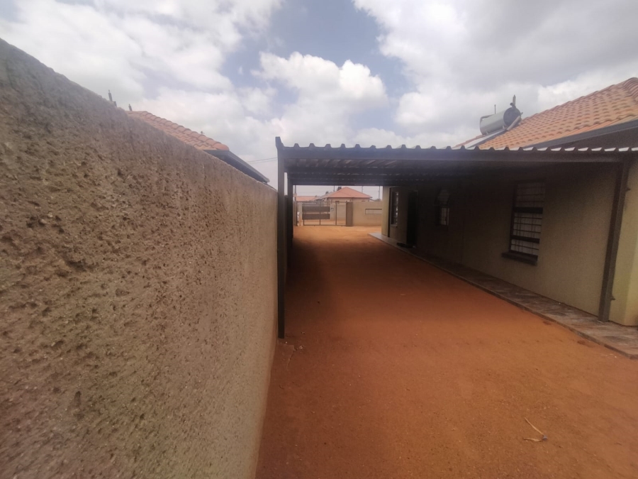 3 Bedroom Property for Sale in Protea Glen Gauteng