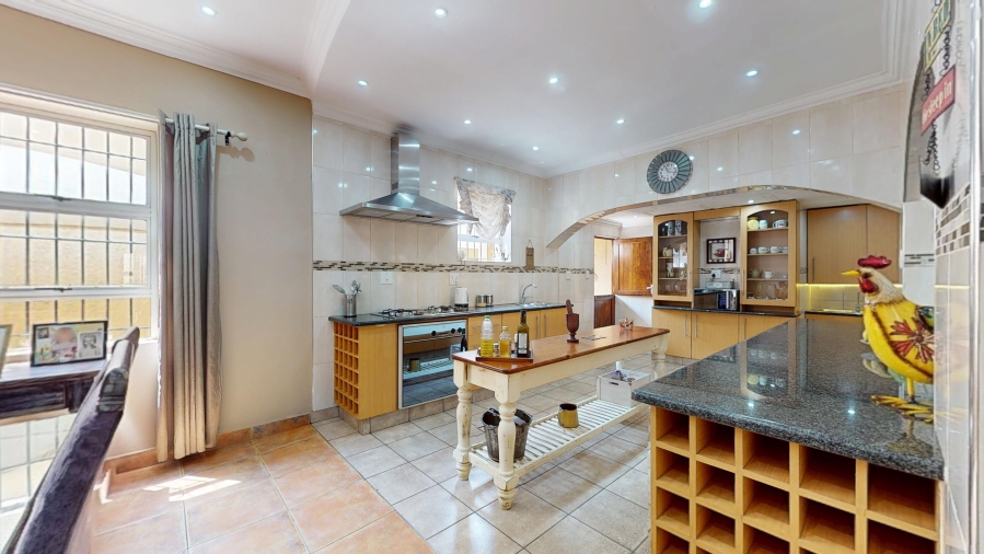 5 Bedroom Property for Sale in Dawnview Gauteng