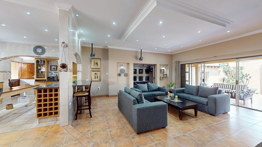 5 Bedroom Property for Sale in Dawnview Gauteng
