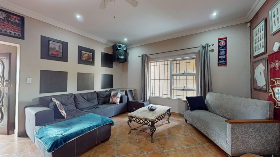 5 Bedroom Property for Sale in Dawnview Gauteng