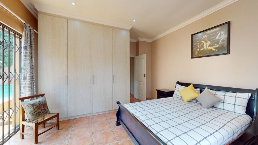 5 Bedroom Property for Sale in Dawnview Gauteng