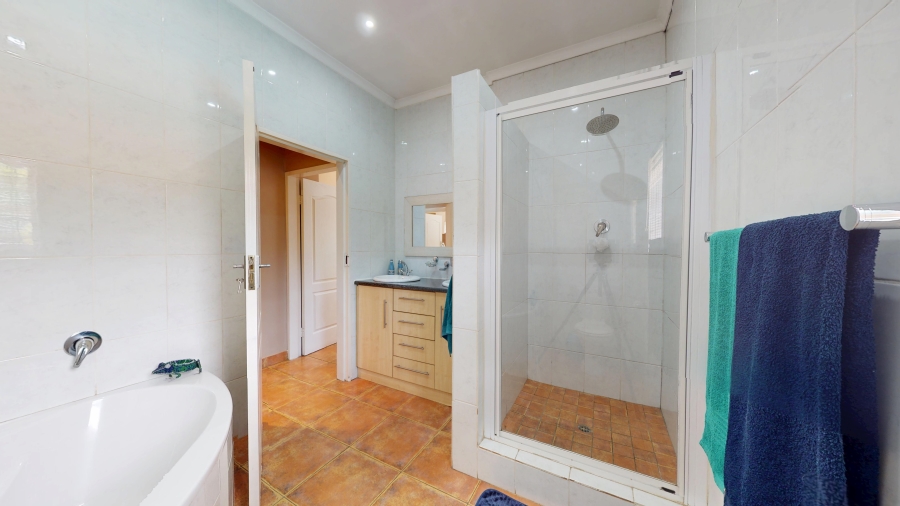 5 Bedroom Property for Sale in Dawnview Gauteng